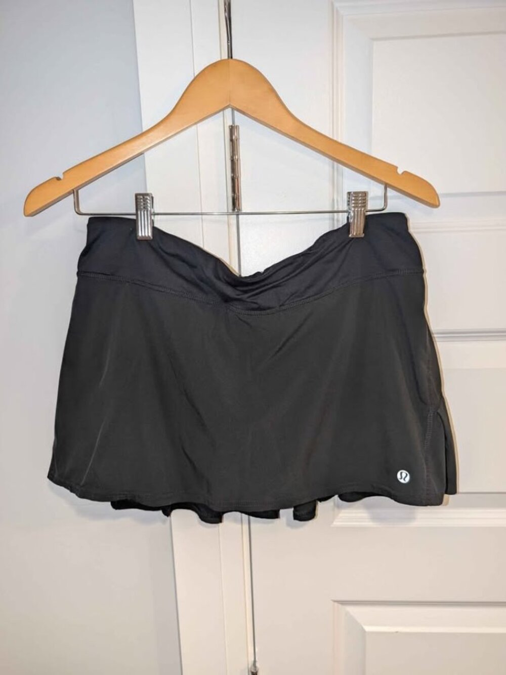 Lululemon Black Tennis Skirt - Size 8